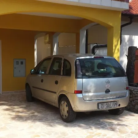 Apartment By The Sea - Kozjak, - 16386 *